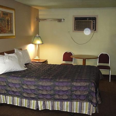 Trails West Motel South Hutchinson Exterior foto